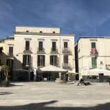 Alle sue spalle si trova la casa che nel 1728 vide nascere il compositore Niccol� Piccinni: dopo un lungo e travagliato restauro, dovrebbe ora ospitare un museo sul musicista